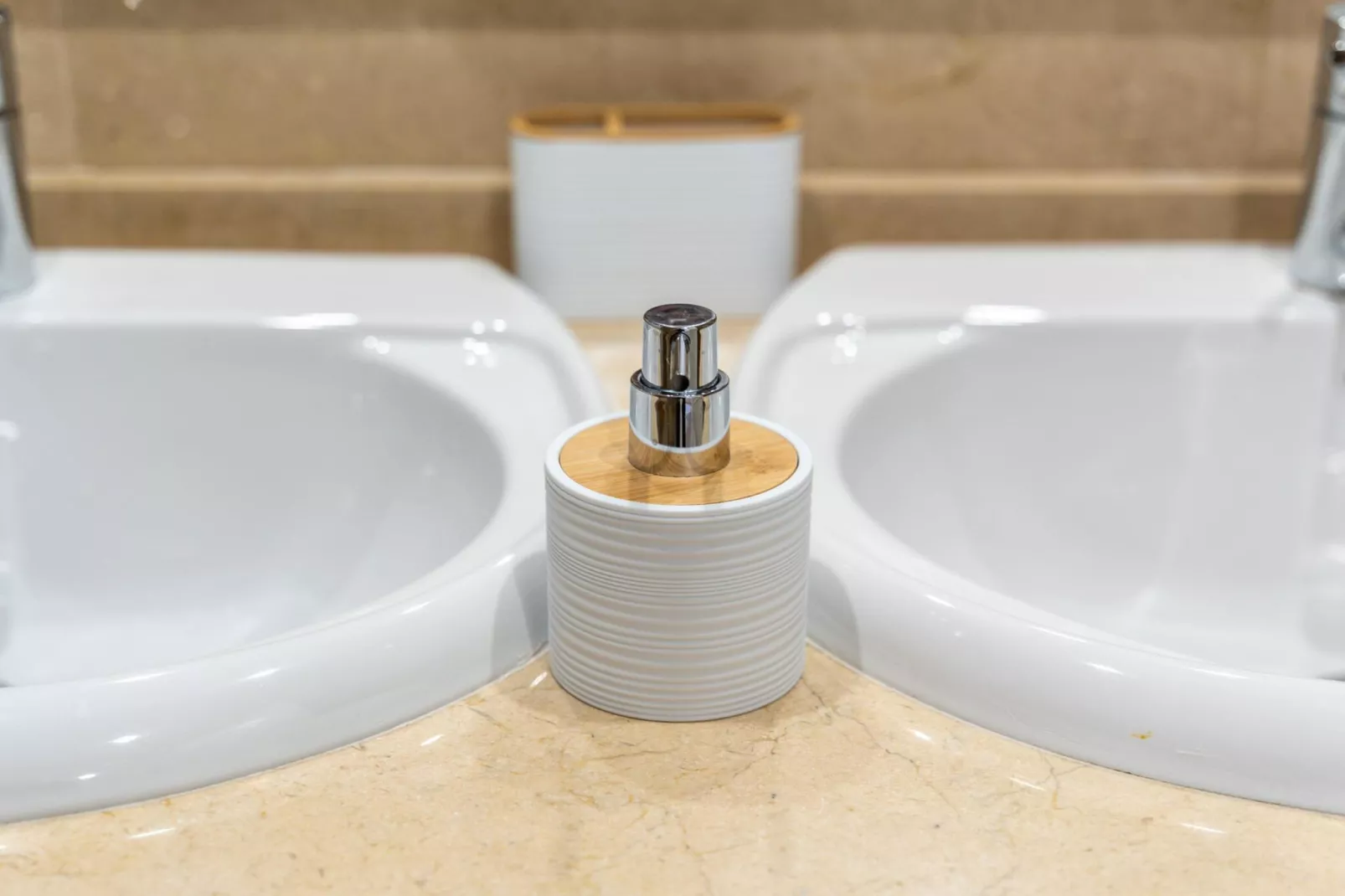 CT 199 HHH - Duquesa Village-Sfeer