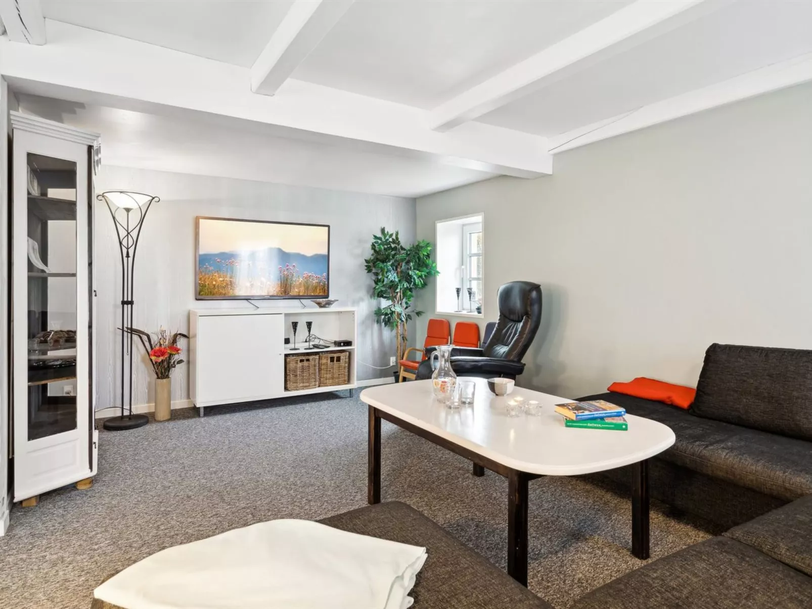 "Eliane" - 1.8km from the sea-Binnen