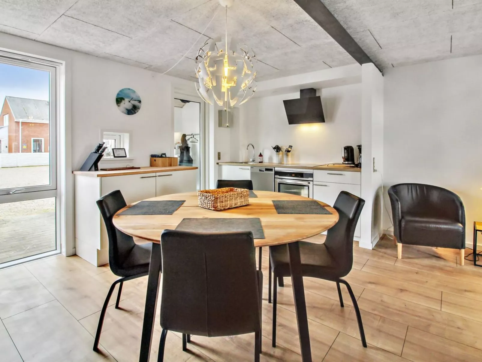 "Ilka" - 2.3km from the sea-Binnen