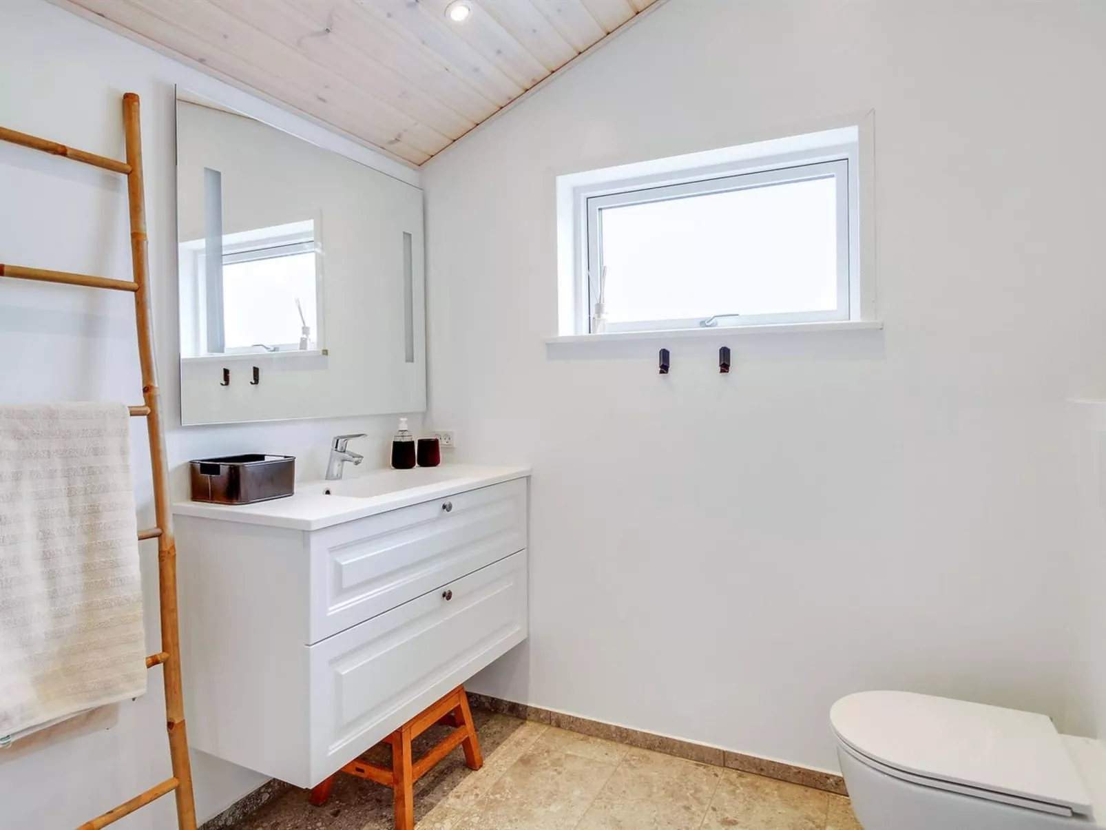 "Aleko" - 2.5km from the sea-Binnen