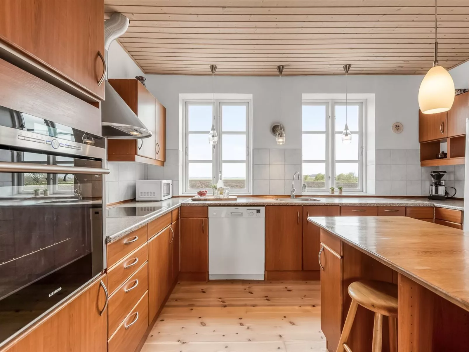 "Soria" - 600m to the fjord-Binnen