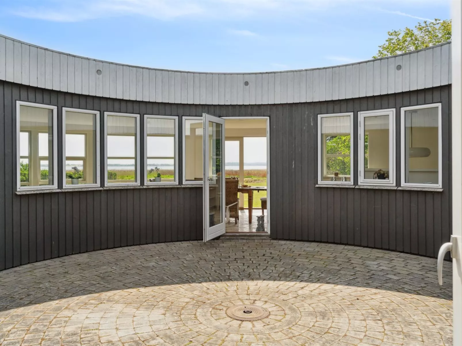 "Vemund" - 100m to the fjord-Buiten