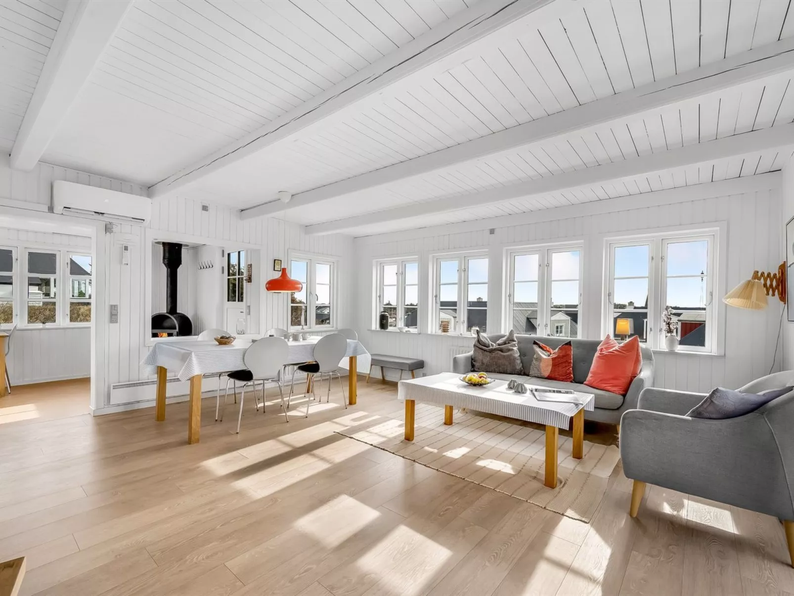 "Venla" -  from the sea-Binnen