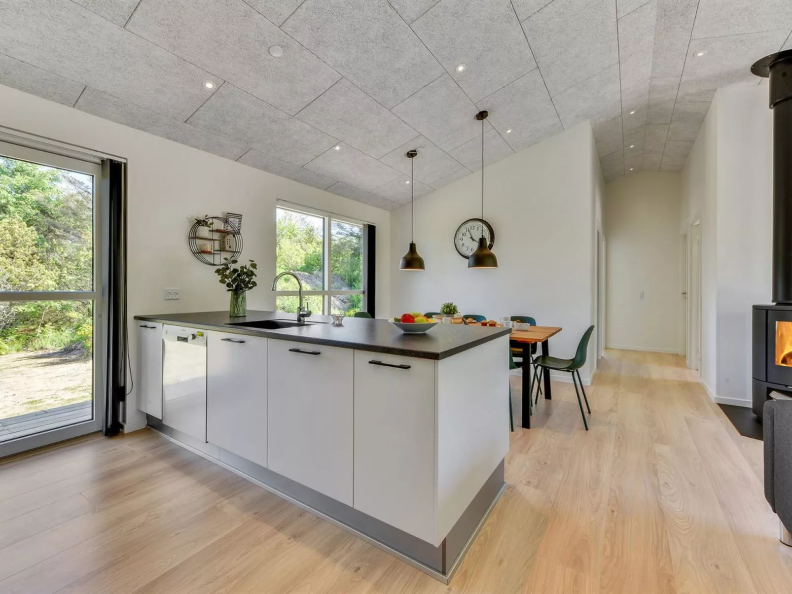 "Merve" - 800m to the fjord-Binnen