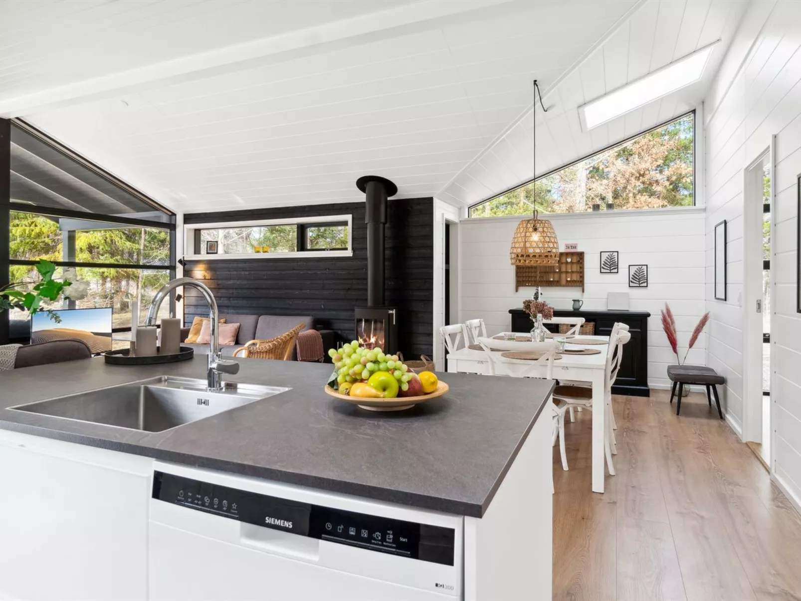 "Ela" - 800m from the sea-Binnen