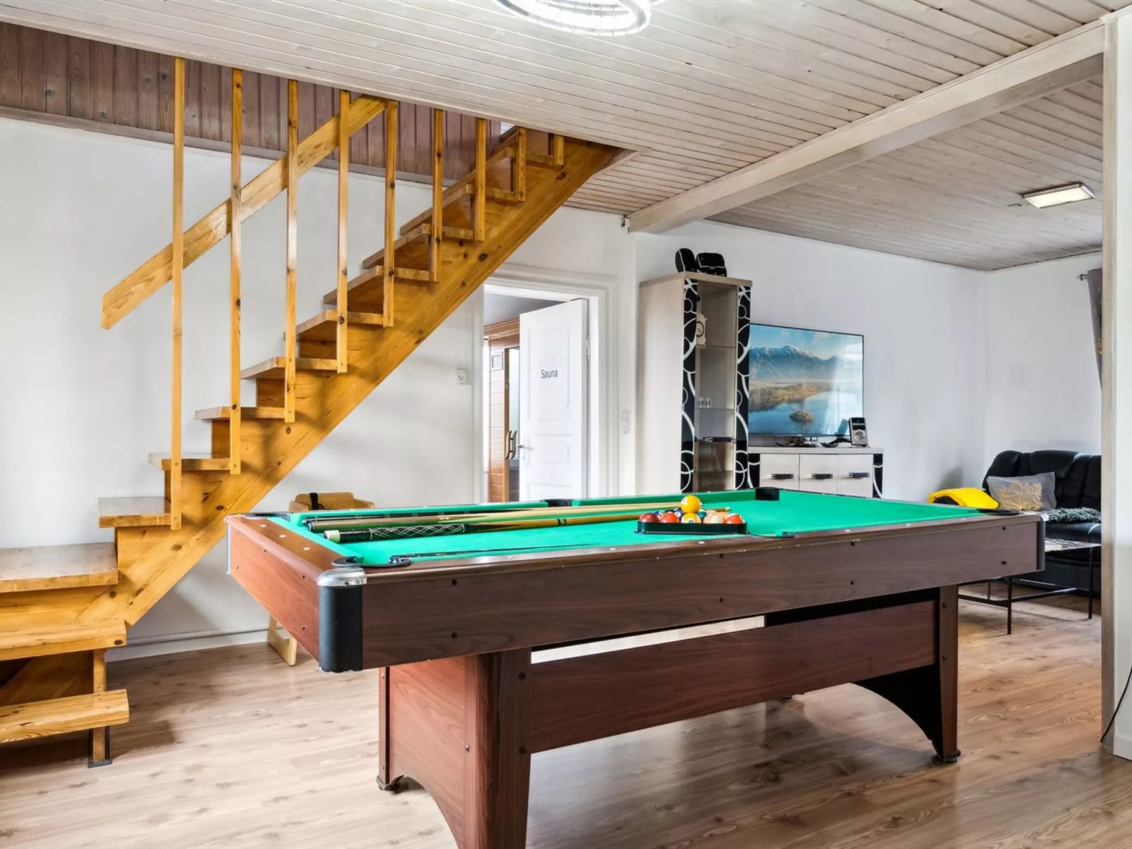 "Elara" - 300m from the sea-Binnen