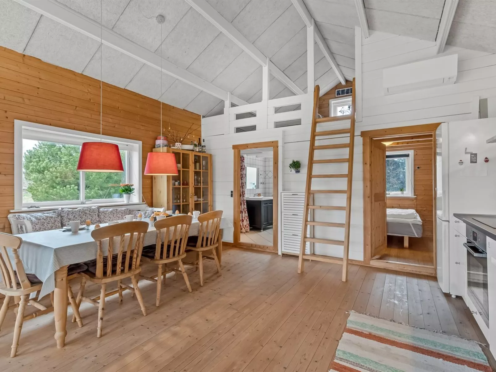 "Oddger" - 250m to the fjord-Binnen