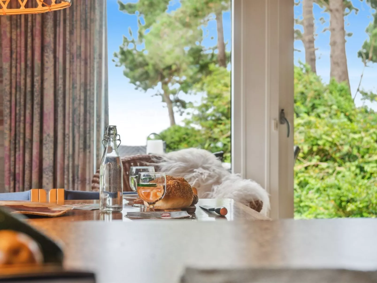 "Uschi" - 86m from the sea-Binnen