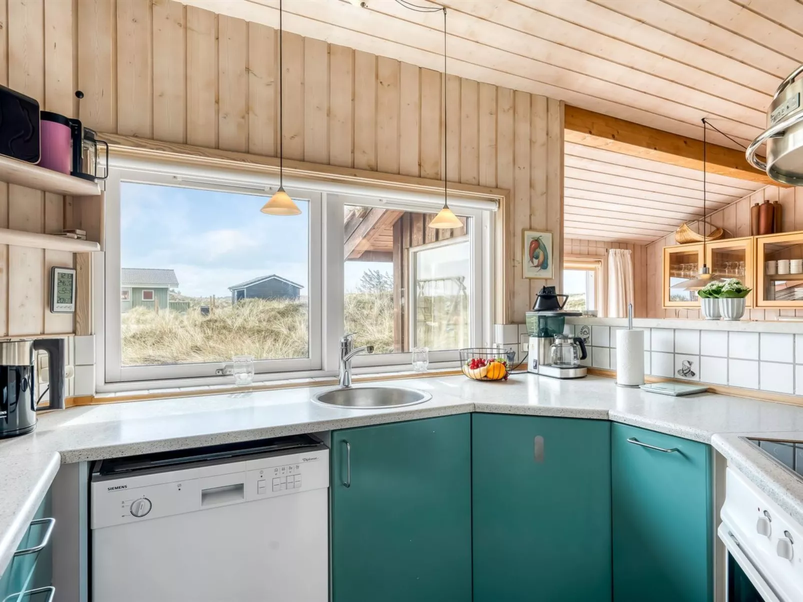 "Hughe" - 200m from the sea-Binnen