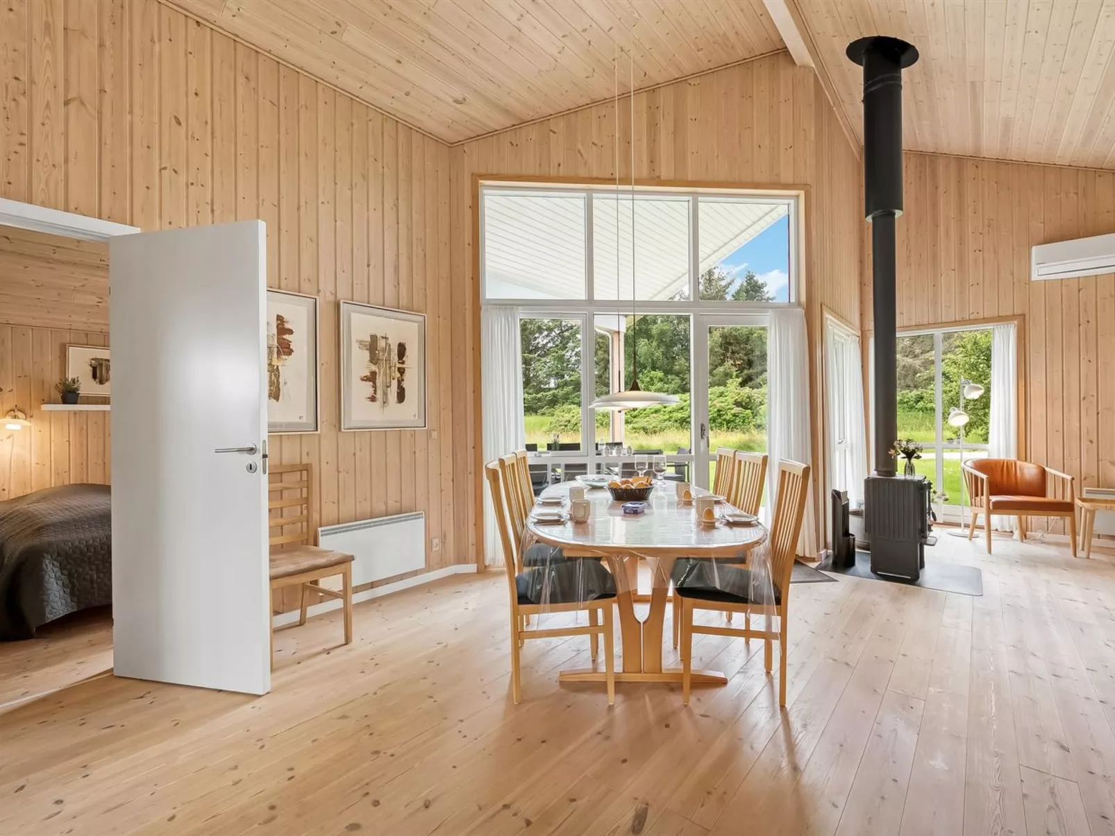 "Aurelie" -  from the sea-Binnen