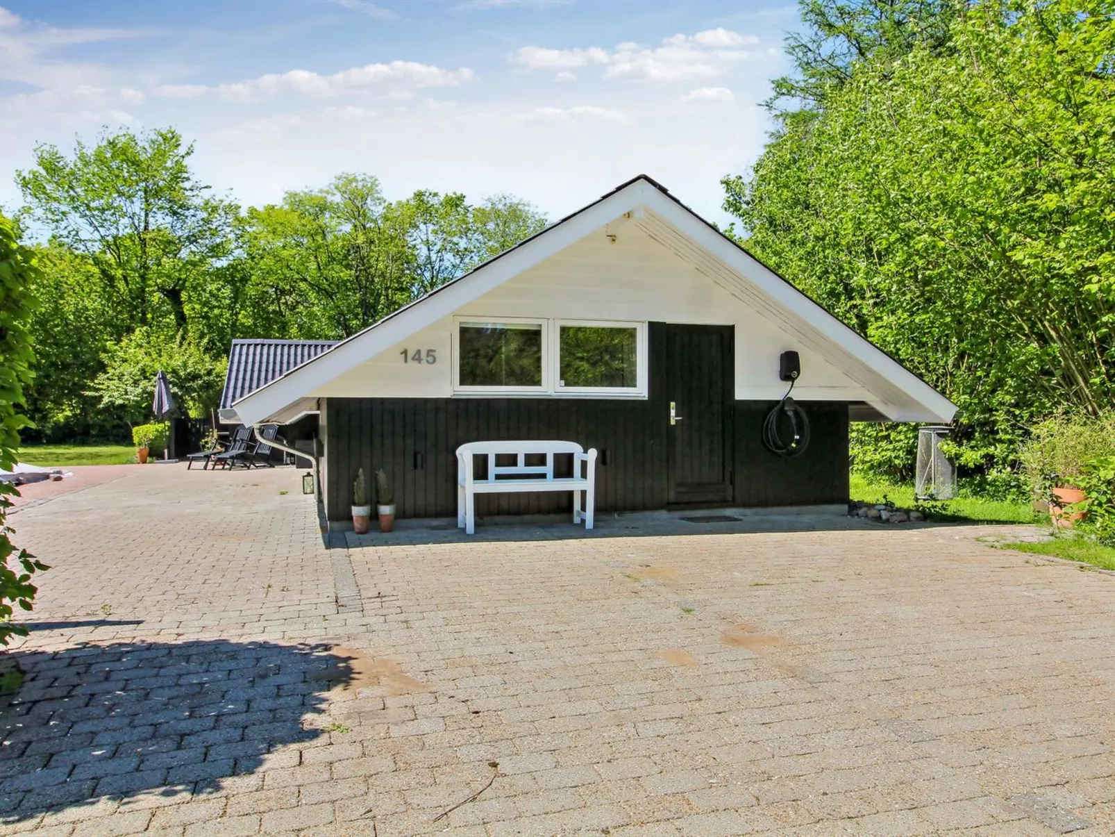 "Jaakob" - 30km from the sea-Buiten