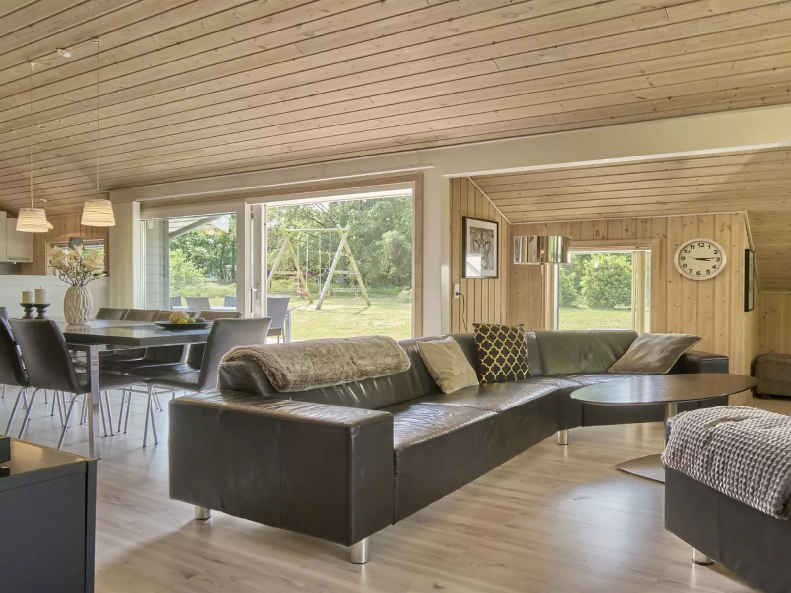 "Rudolf" - 400m from the sea-Binnen