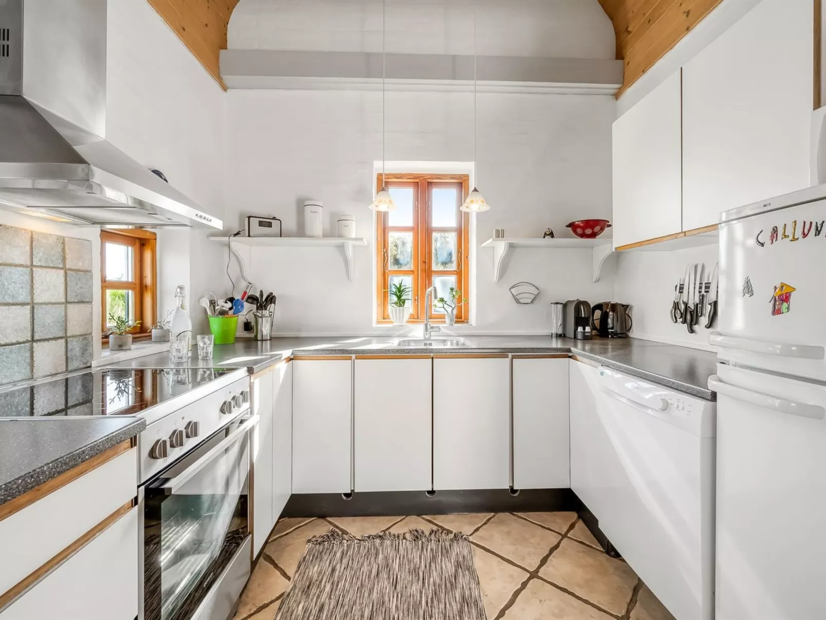 "Arlina" - 600m from the sea-Binnen