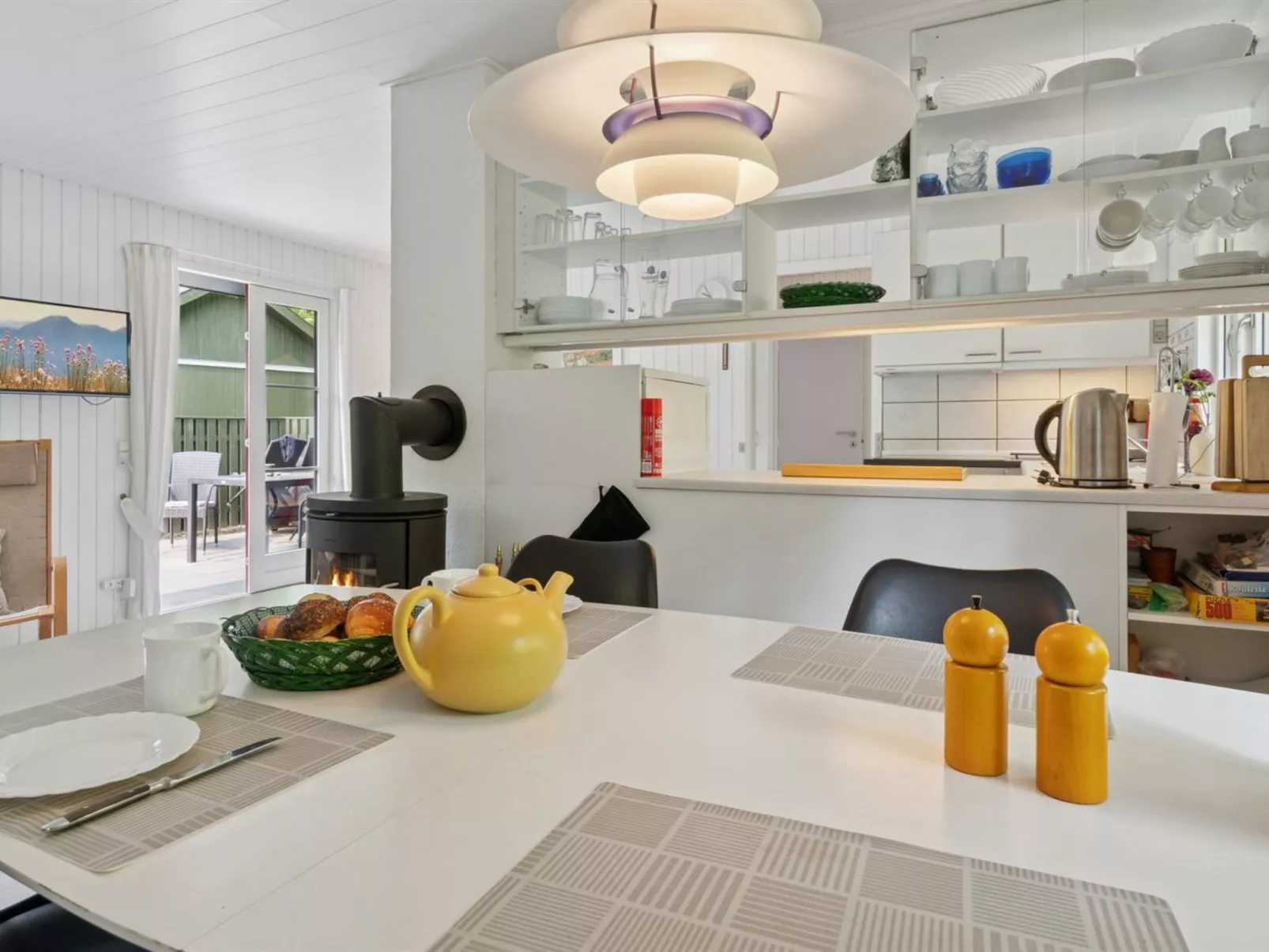 "Gail" - 200m from the sea-Binnen