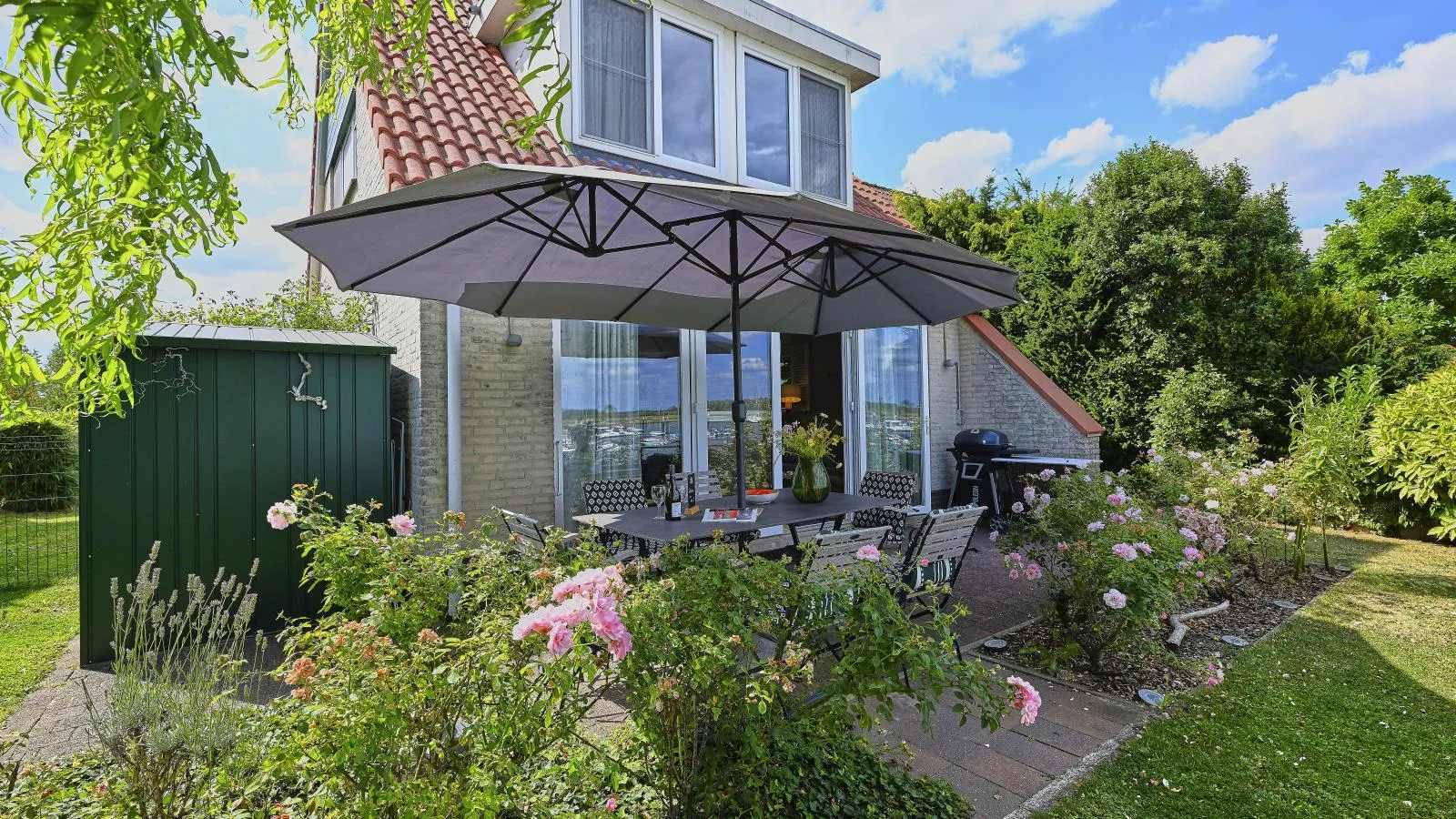 Rose Garden-Buitenkant zomer