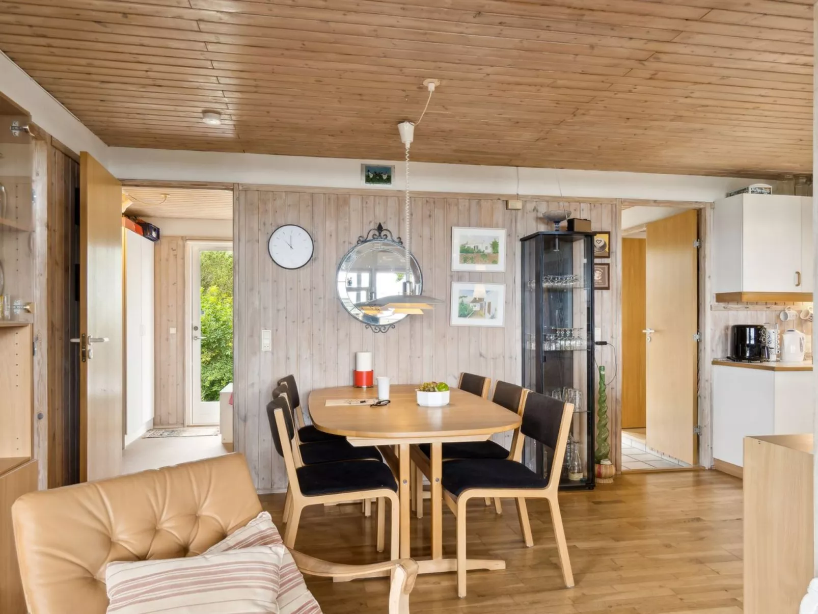 "Konsta" - 50m from the sea-Binnen