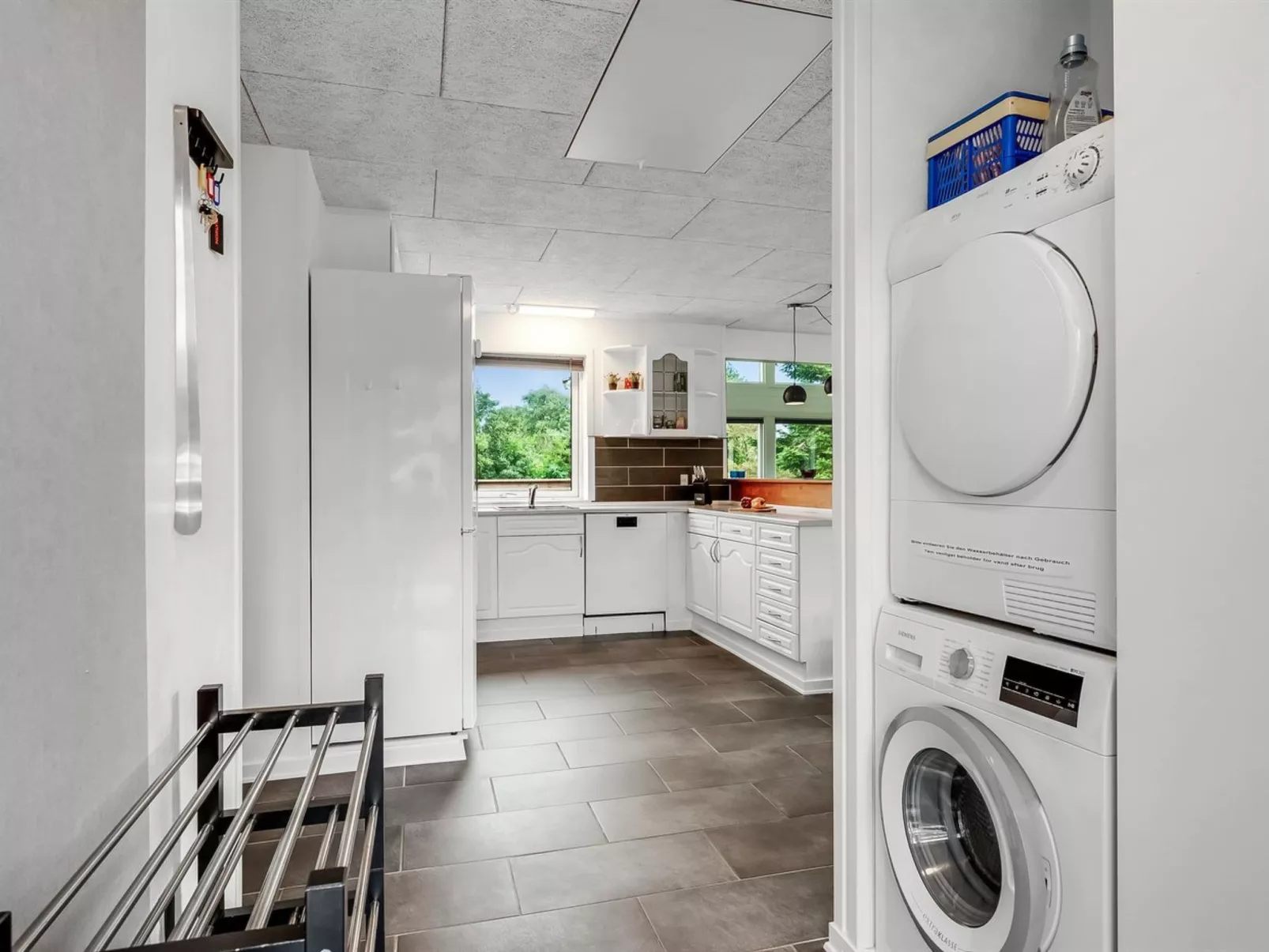 "Amine" - 300m to the fjord-Binnen