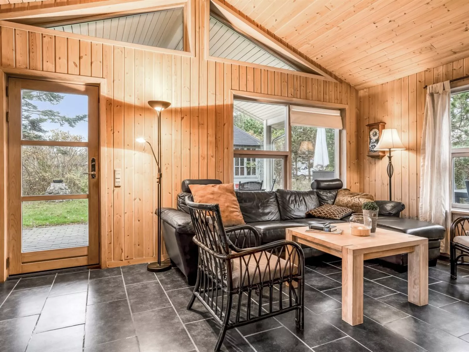 "Frido" - 500m from the sea-Binnen