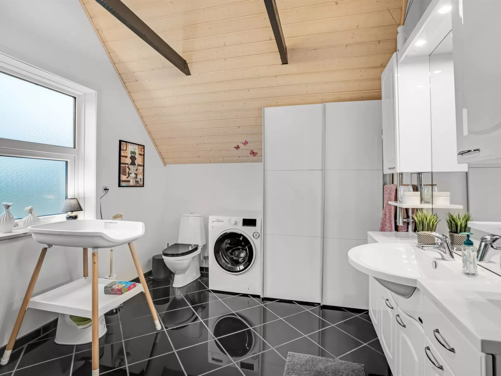 "Adisl" - 600m to the fjord-Binnen