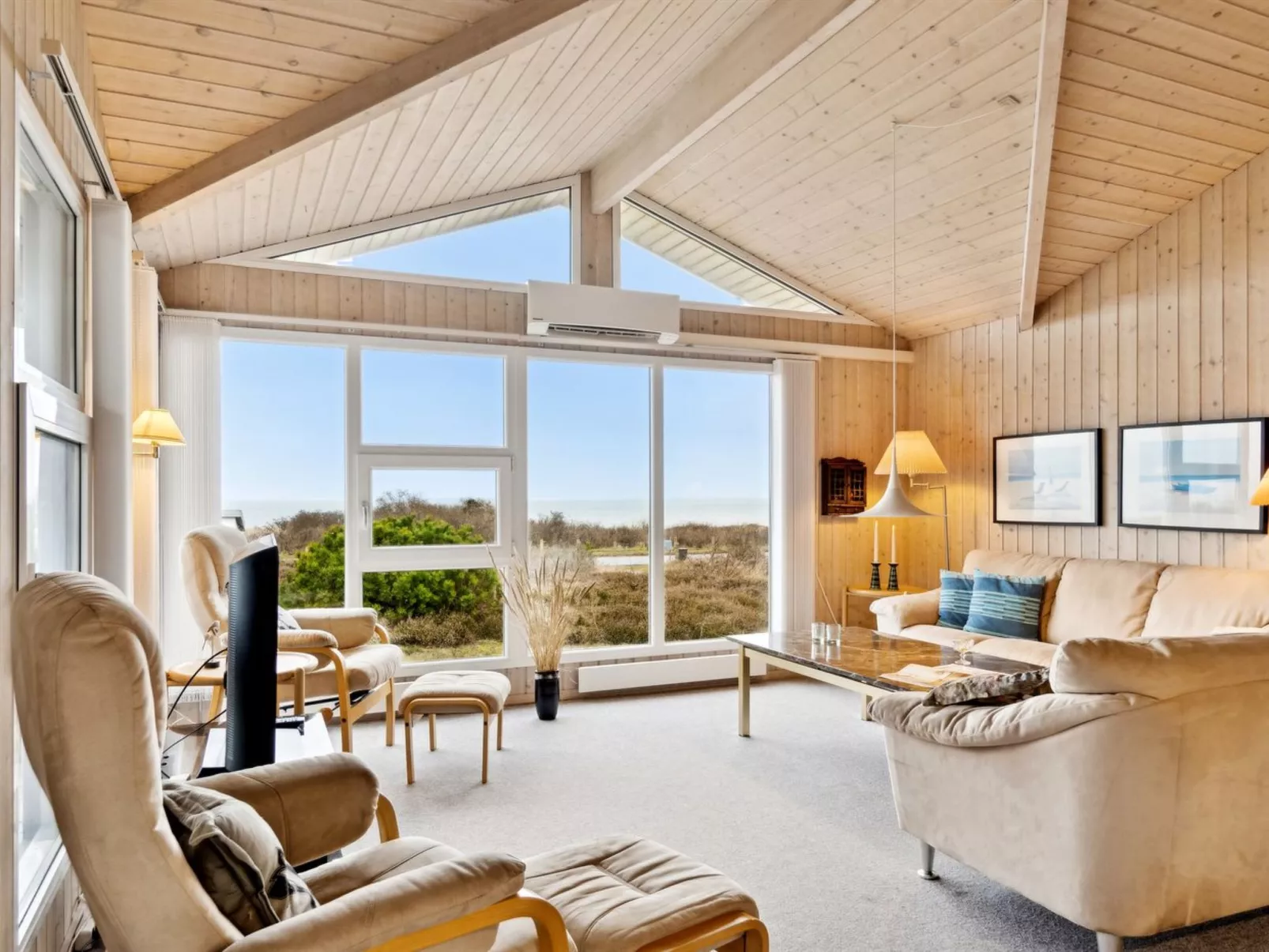 "Suometar" - 90m from the sea-Binnen