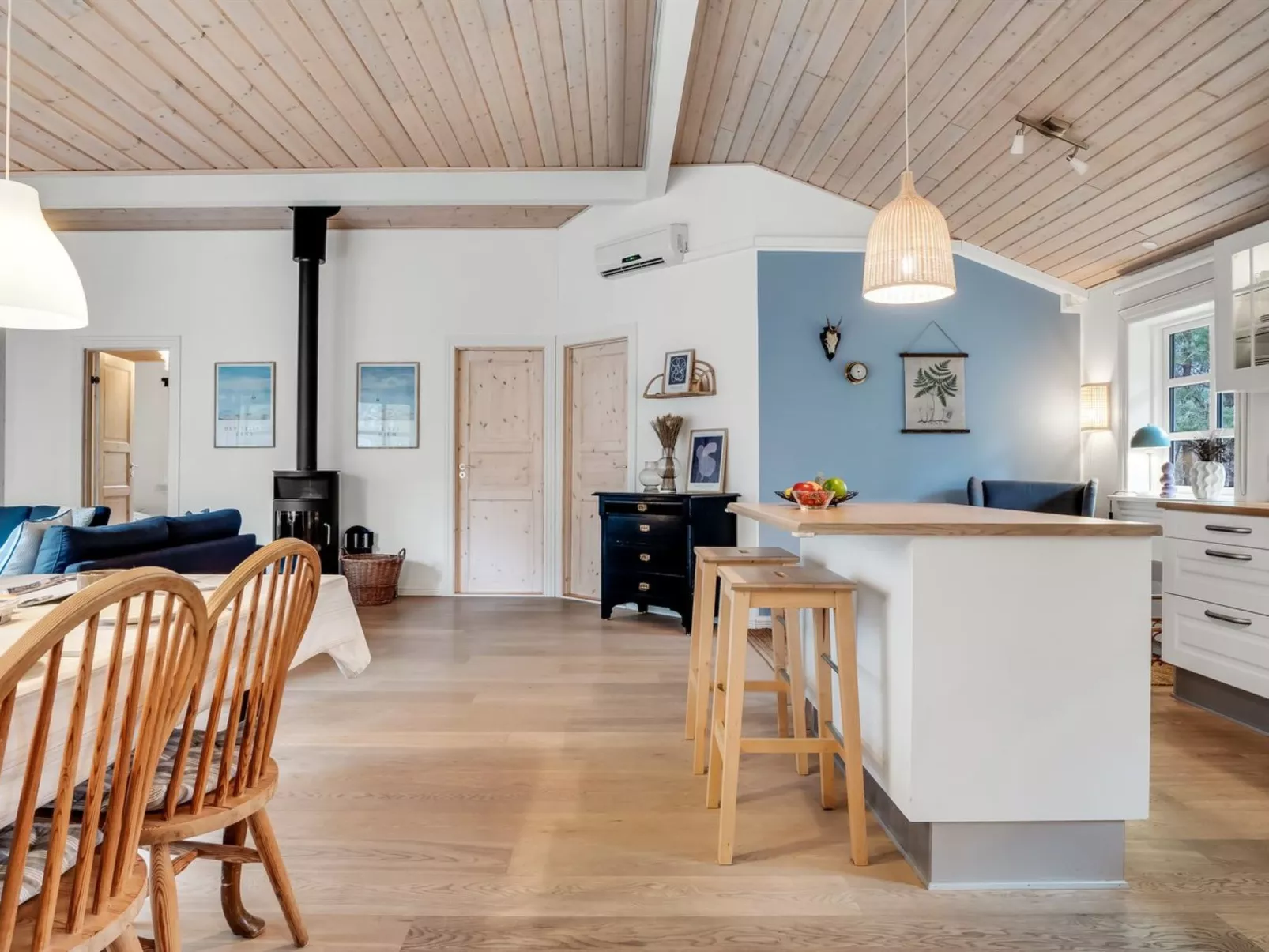 "Eikka" - 1km from the sea-Binnen