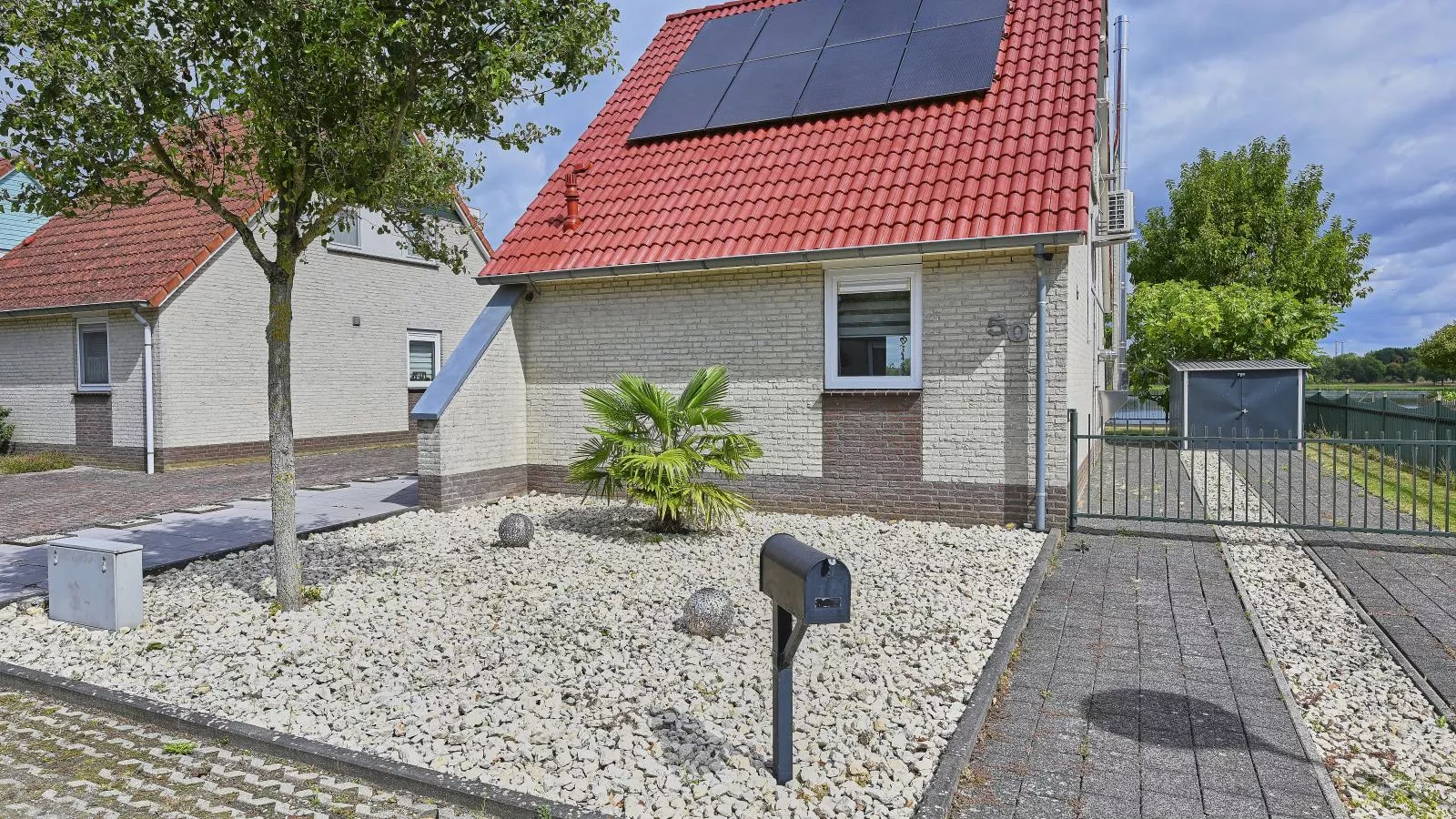 Maaszicht-Buitenkant zomer