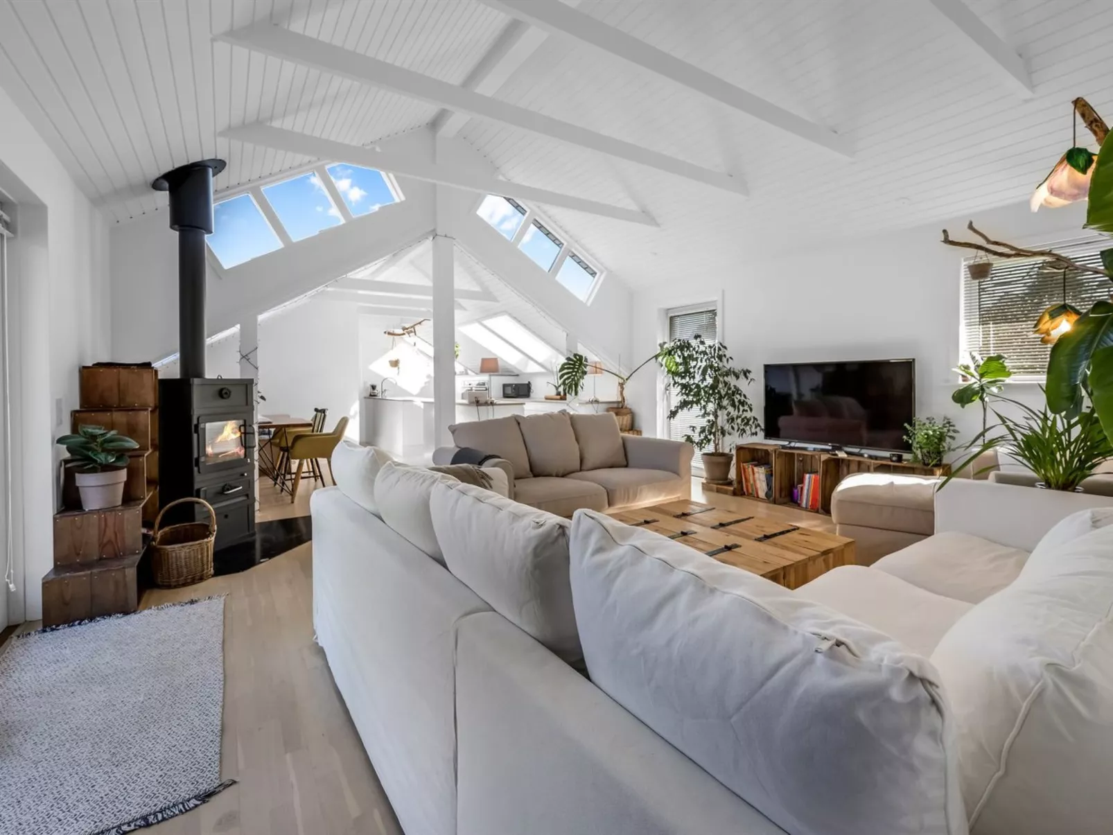 "Hughe" - 1.3km from the sea-Binnen