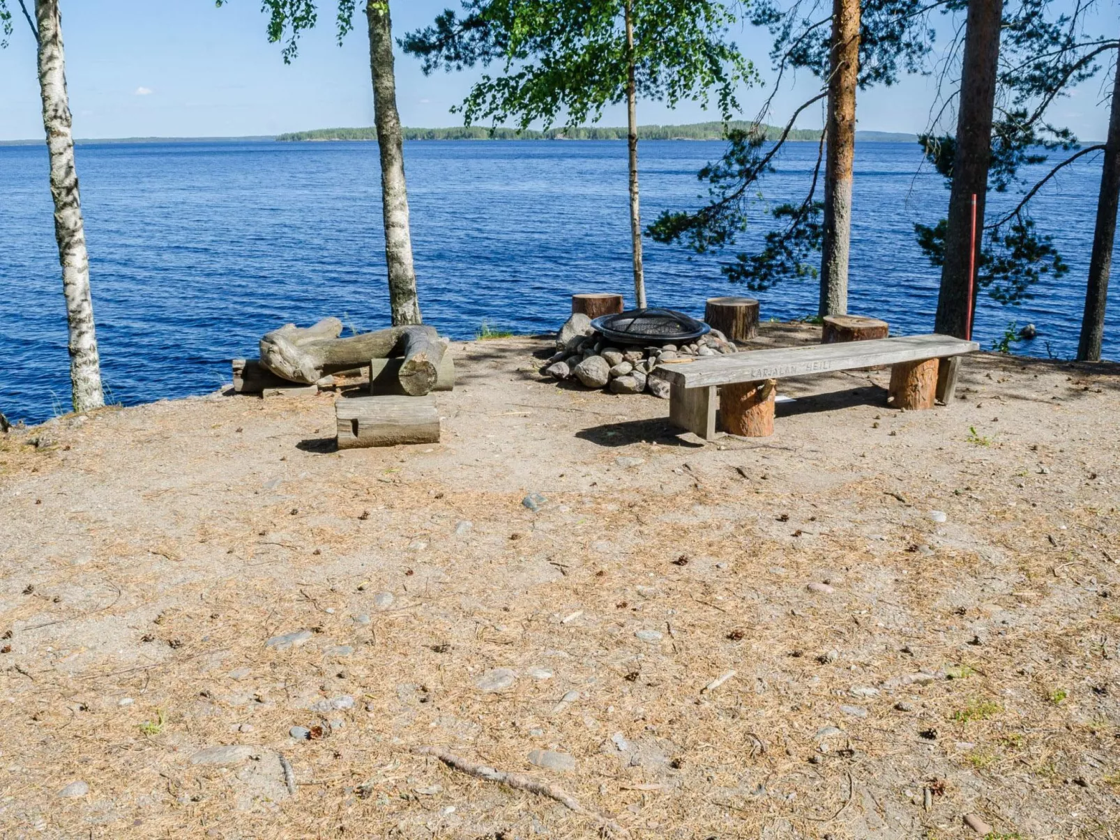 Karjalan heili 17-Binnen