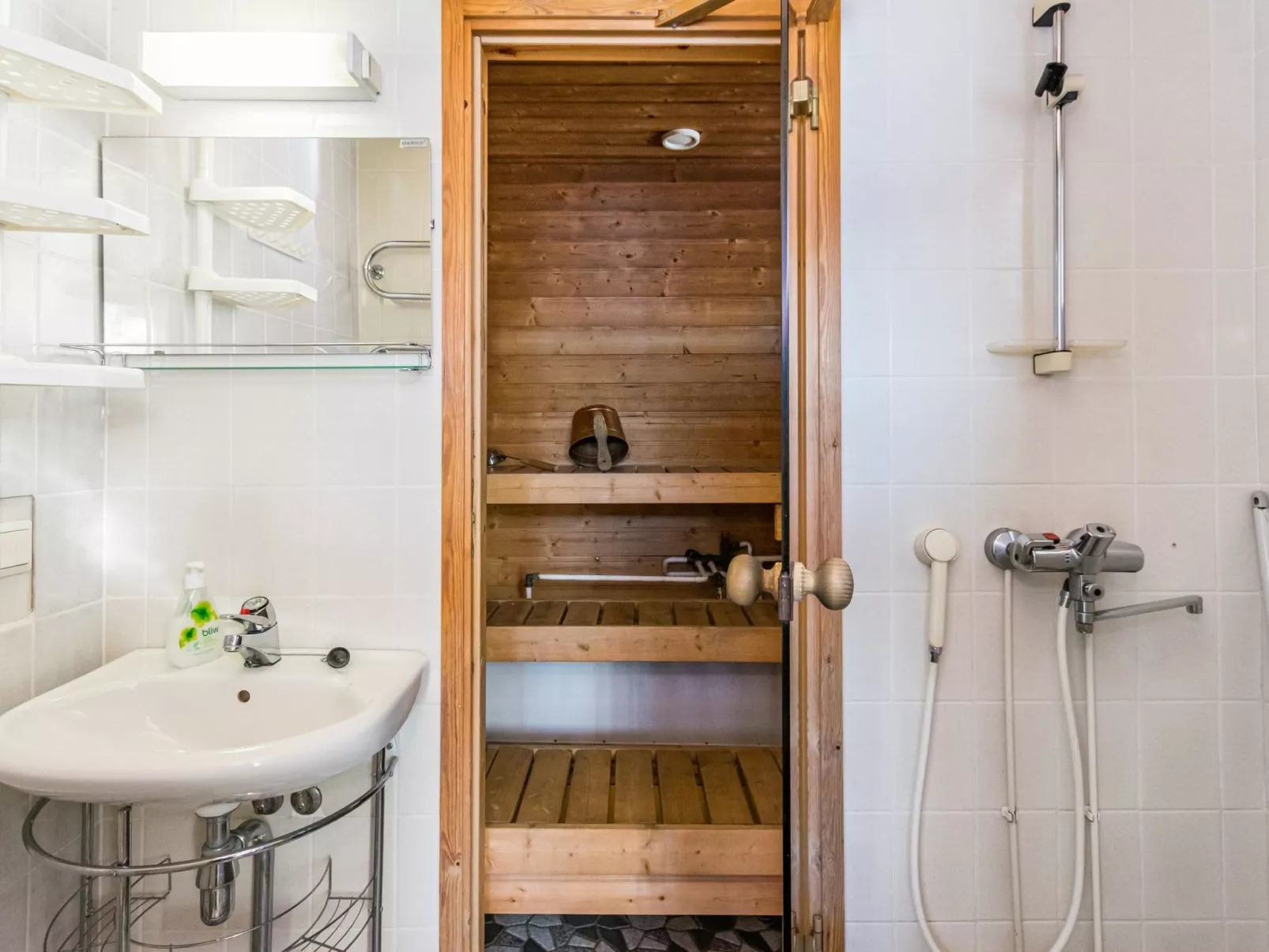 Alppikylä 1a paritalo-Binnen