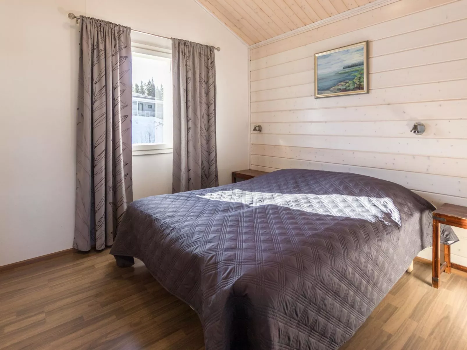 Hallan karhu b, paritalo-Binnen