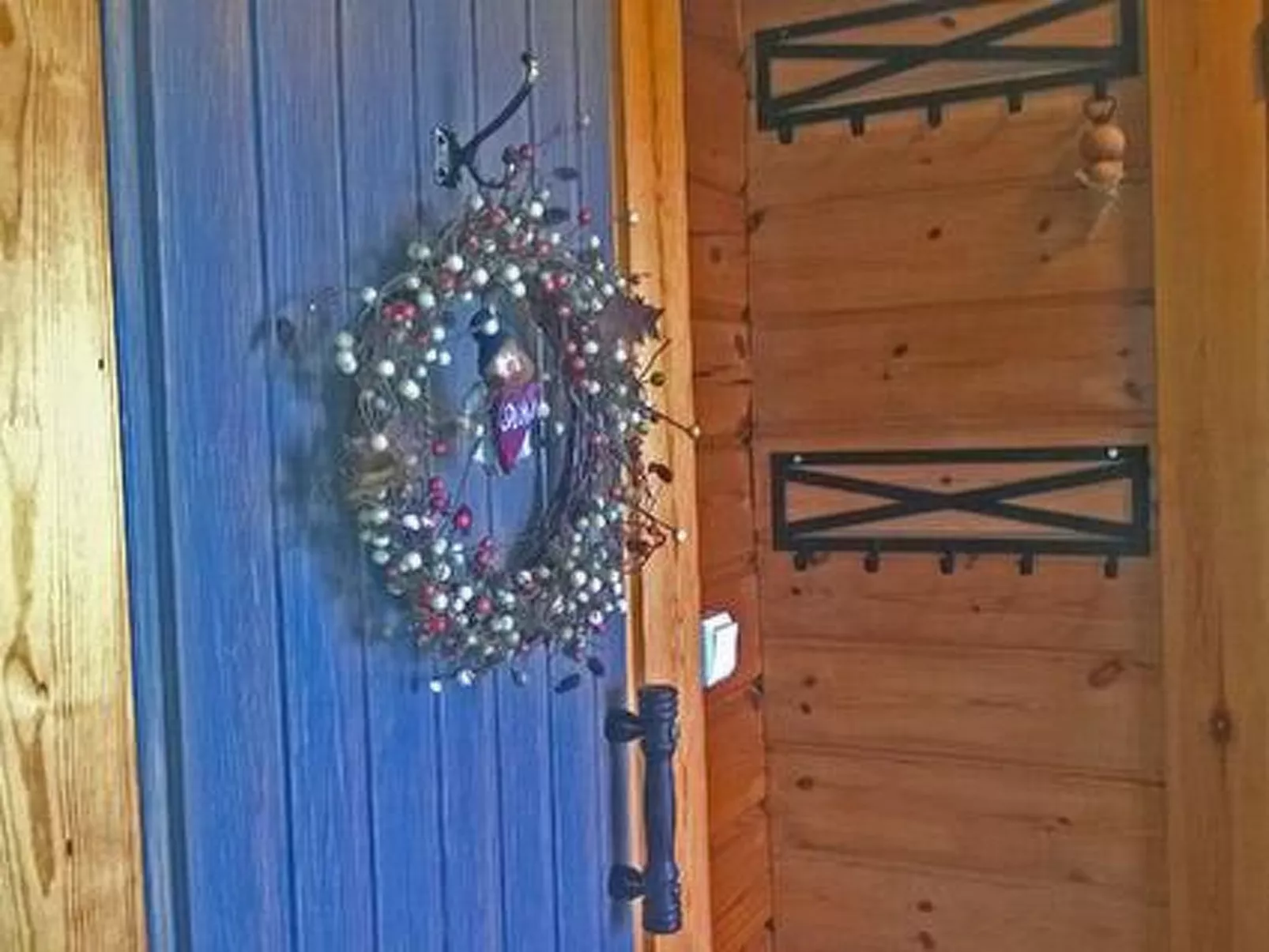 Kuivajärven huvilakoti-Binnen