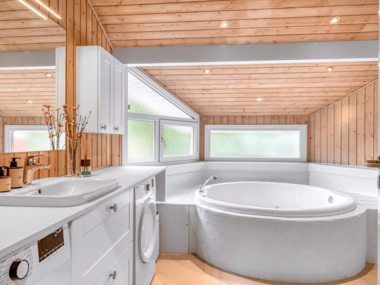 "Gunborg" - 2.5km from the sea-Binnen