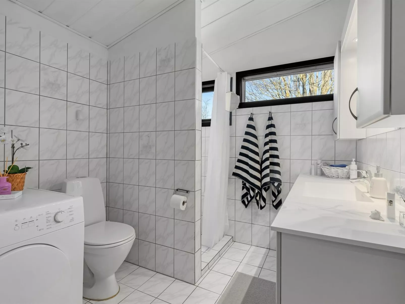 "Etly" - 900m from the sea-Binnen