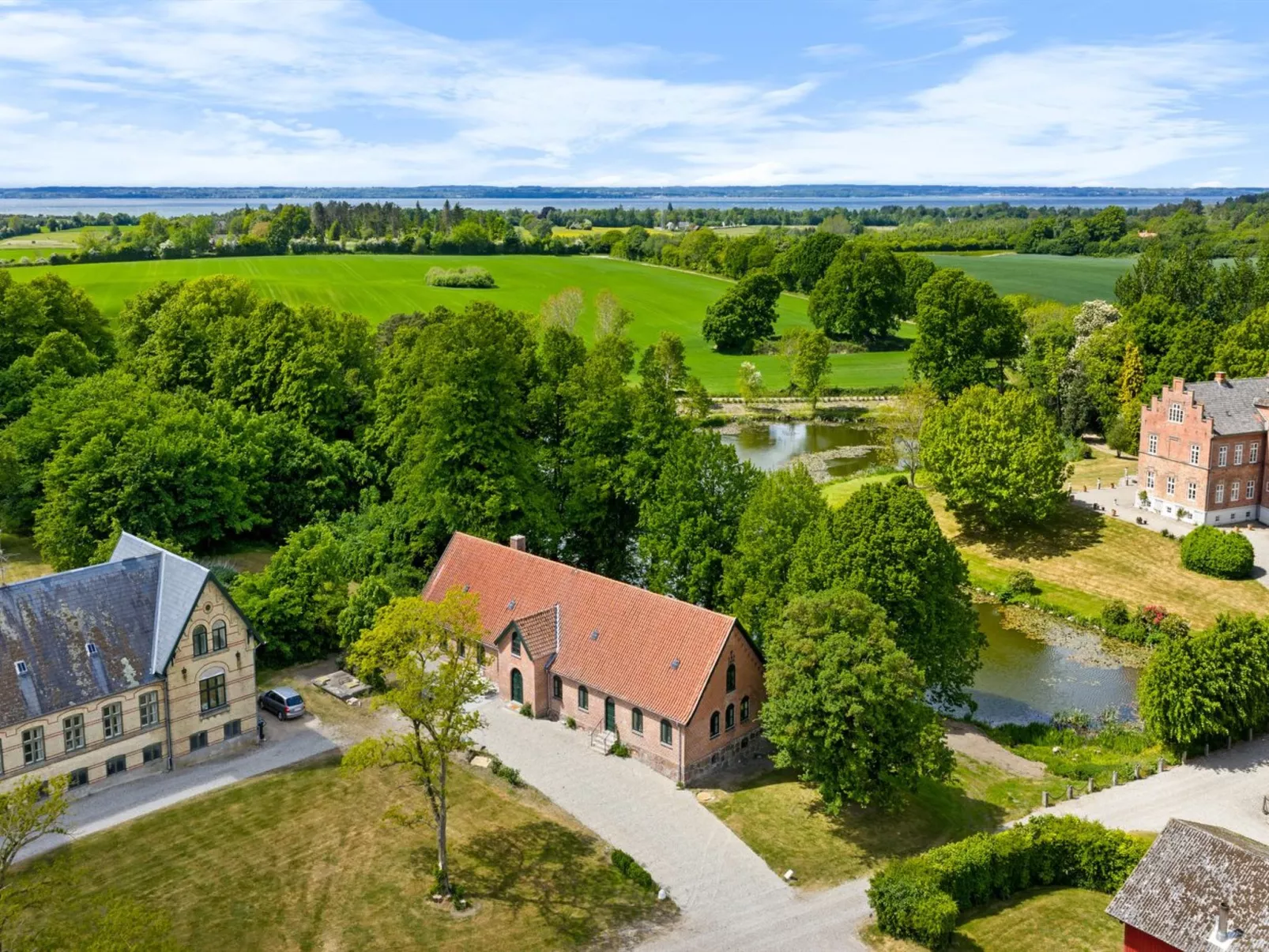 "Brun" - 1.5km from the sea-Buiten