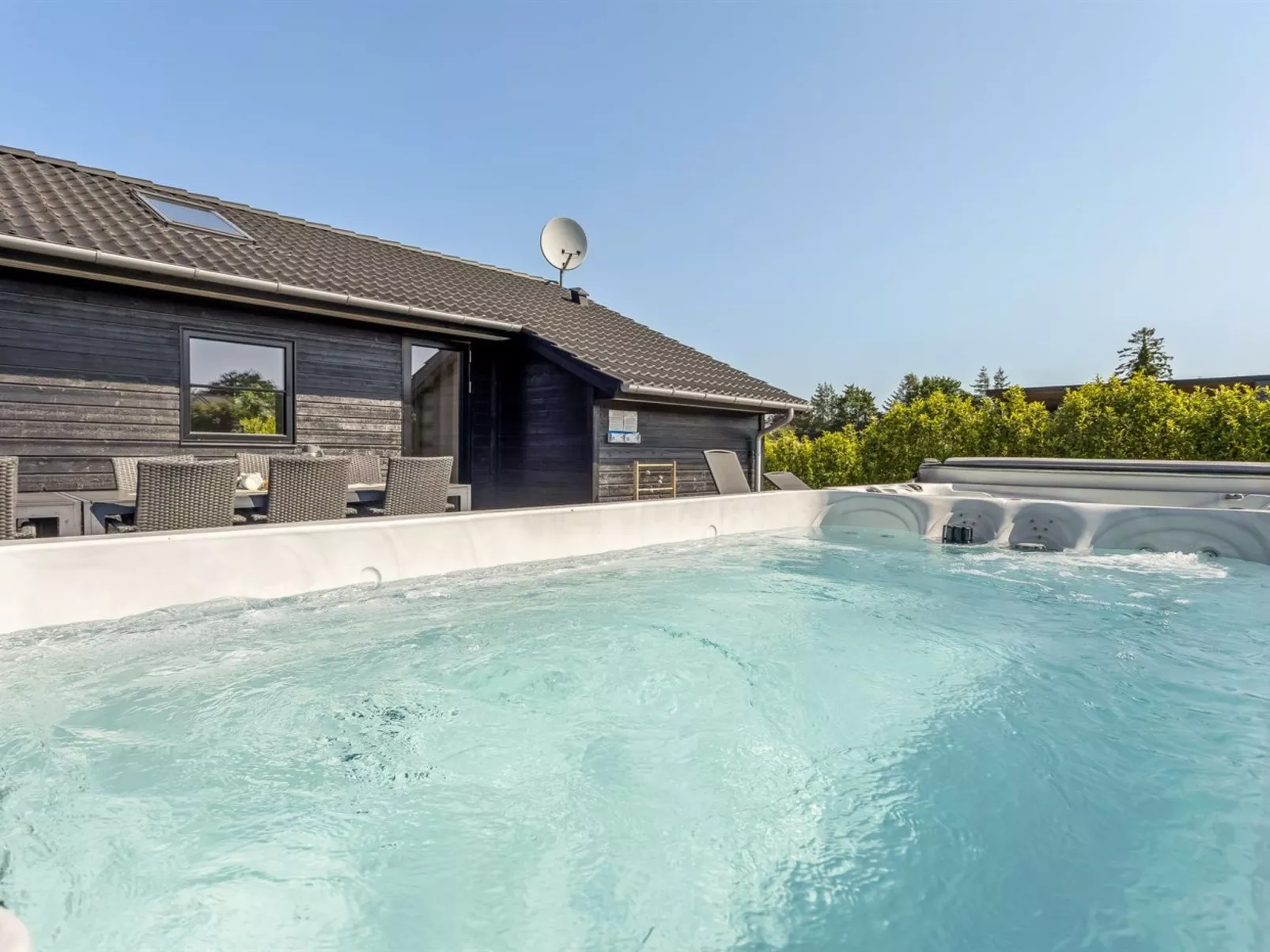 "Bernadine" - 500m from the sea-Binnen