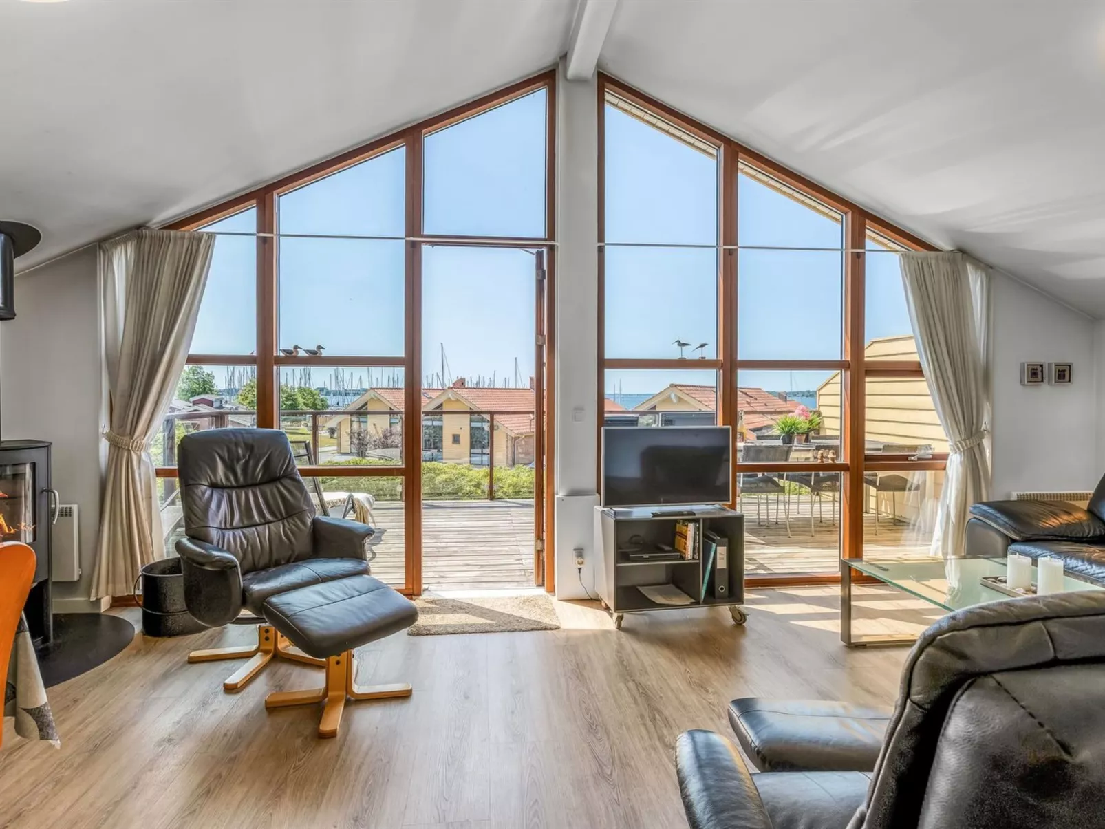 "Era" - 100m from the sea-Binnen