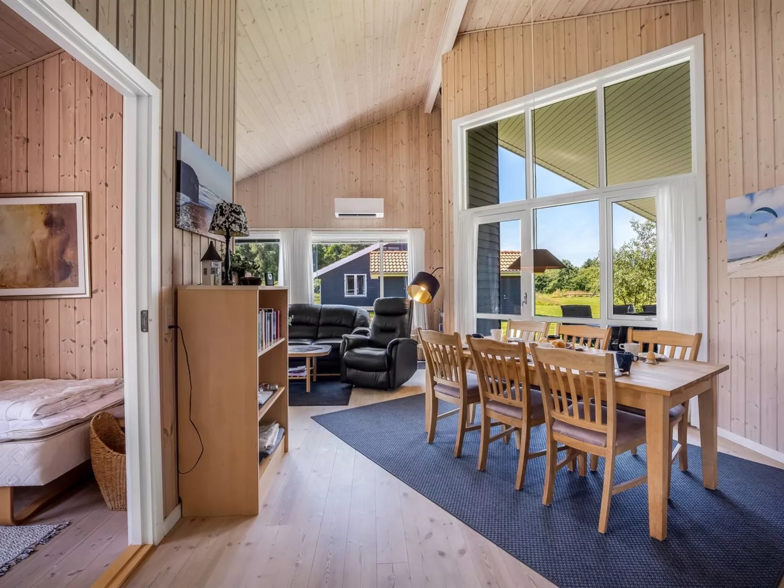 "Ernesta" -  from the sea-Binnen