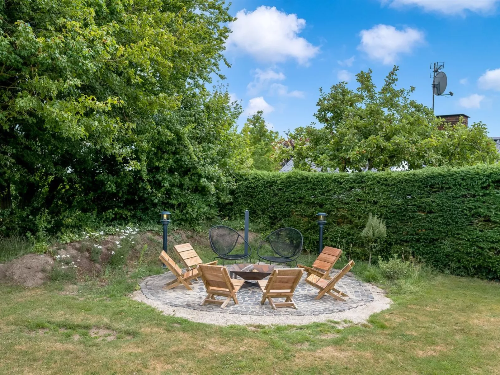 "Ellie" - 500m from the sea-Buiten