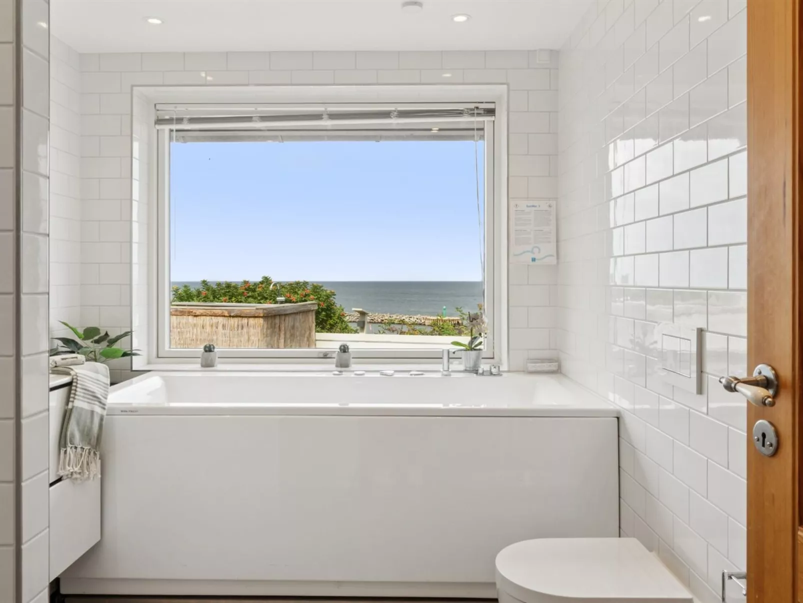 "Dzavid" - 50m from the sea-Binnen