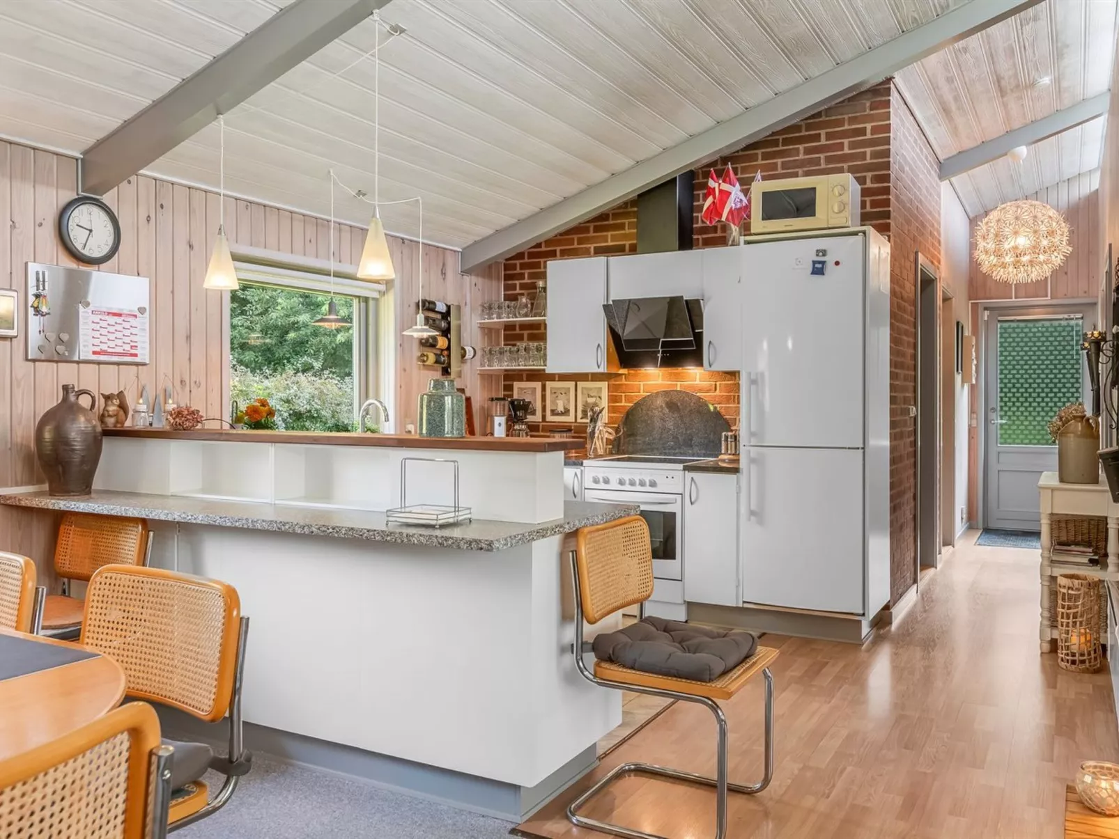 "Anne" - 30km from the sea-Binnen