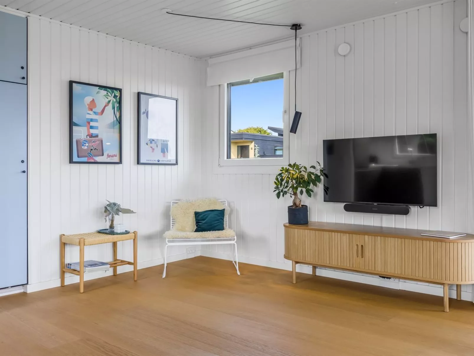 "Hubertina" - 75m from the sea-Binnen