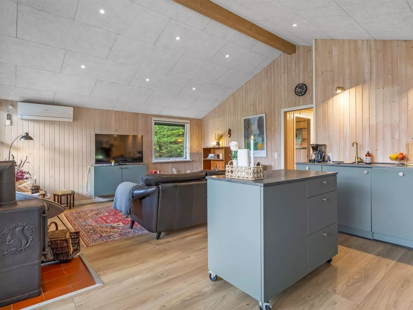 "Tole" - 2km from the sea-Binnen