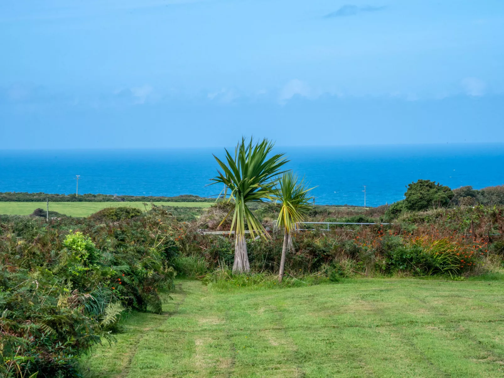 Western Watch-Buiten