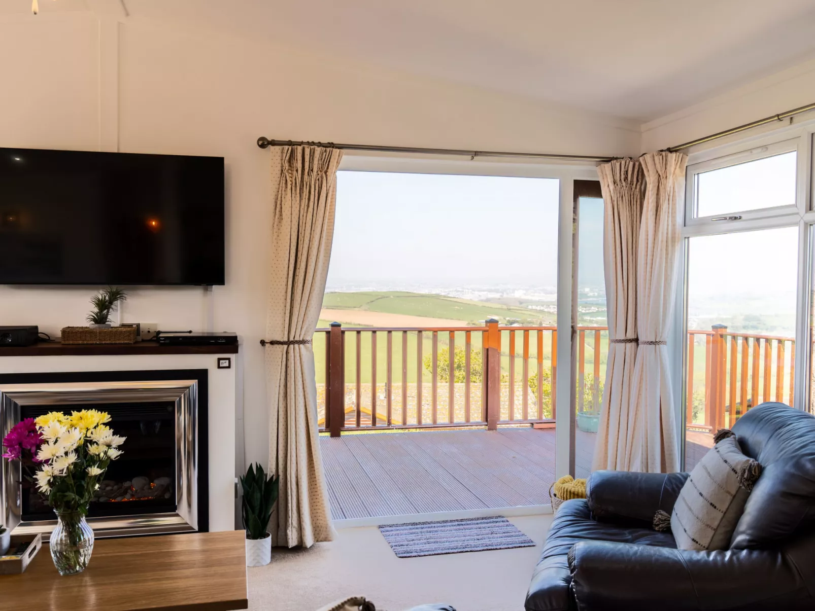 Serendipity Lodge-Binnen