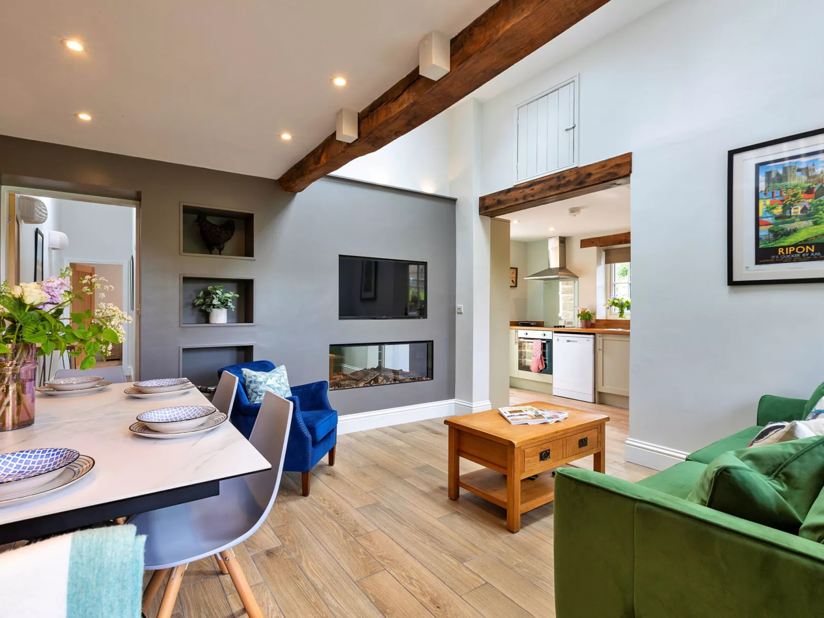 Cherry Cottage Nr Grantley Hall-Binnen