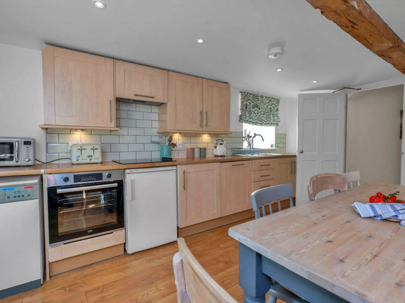 The Wheel House-Binnen