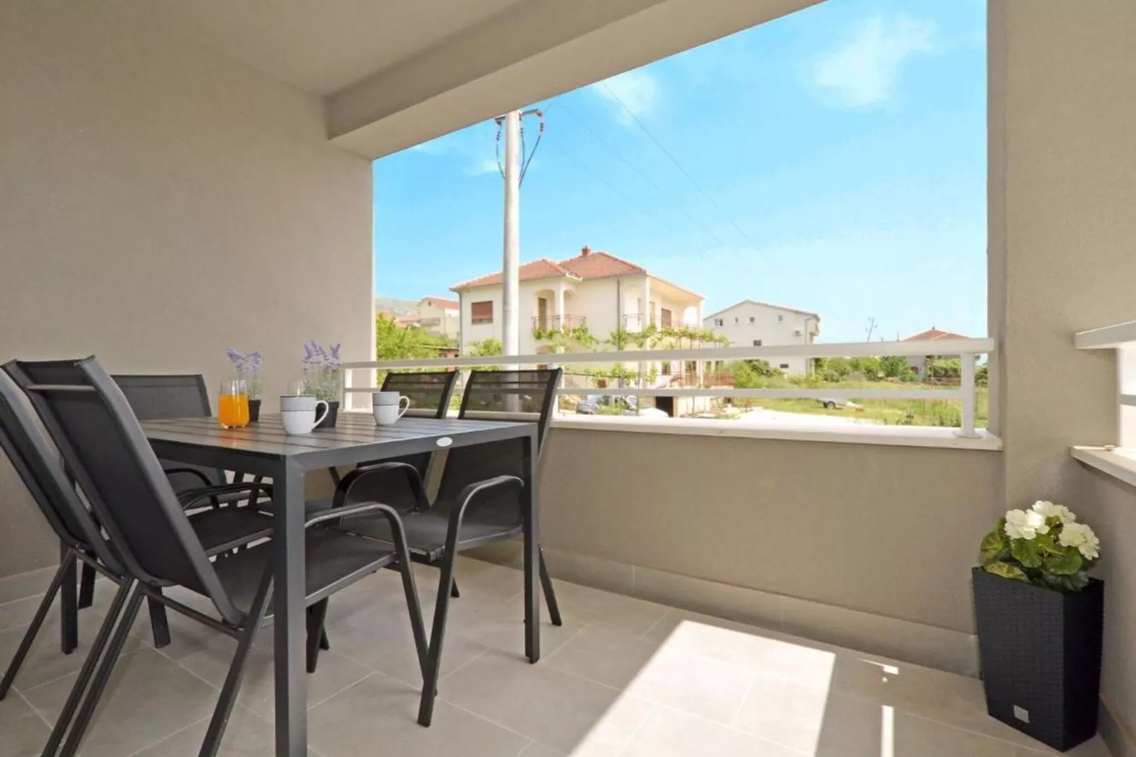 Apartment Sunshine Trogir - Three Bedroom Apartment with Balcony-Terrasbalkon