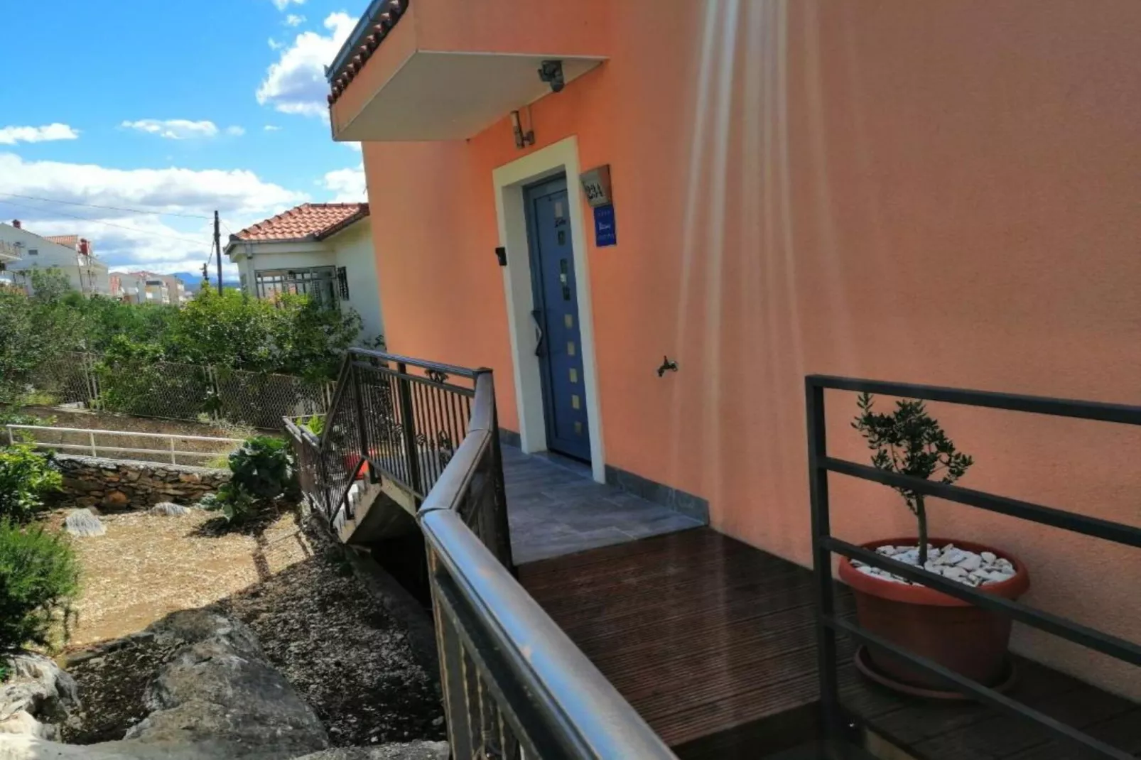 Apartment Libe with Sea View Trogir - Two Bedroom Apartment with Balcony-Buitenlucht