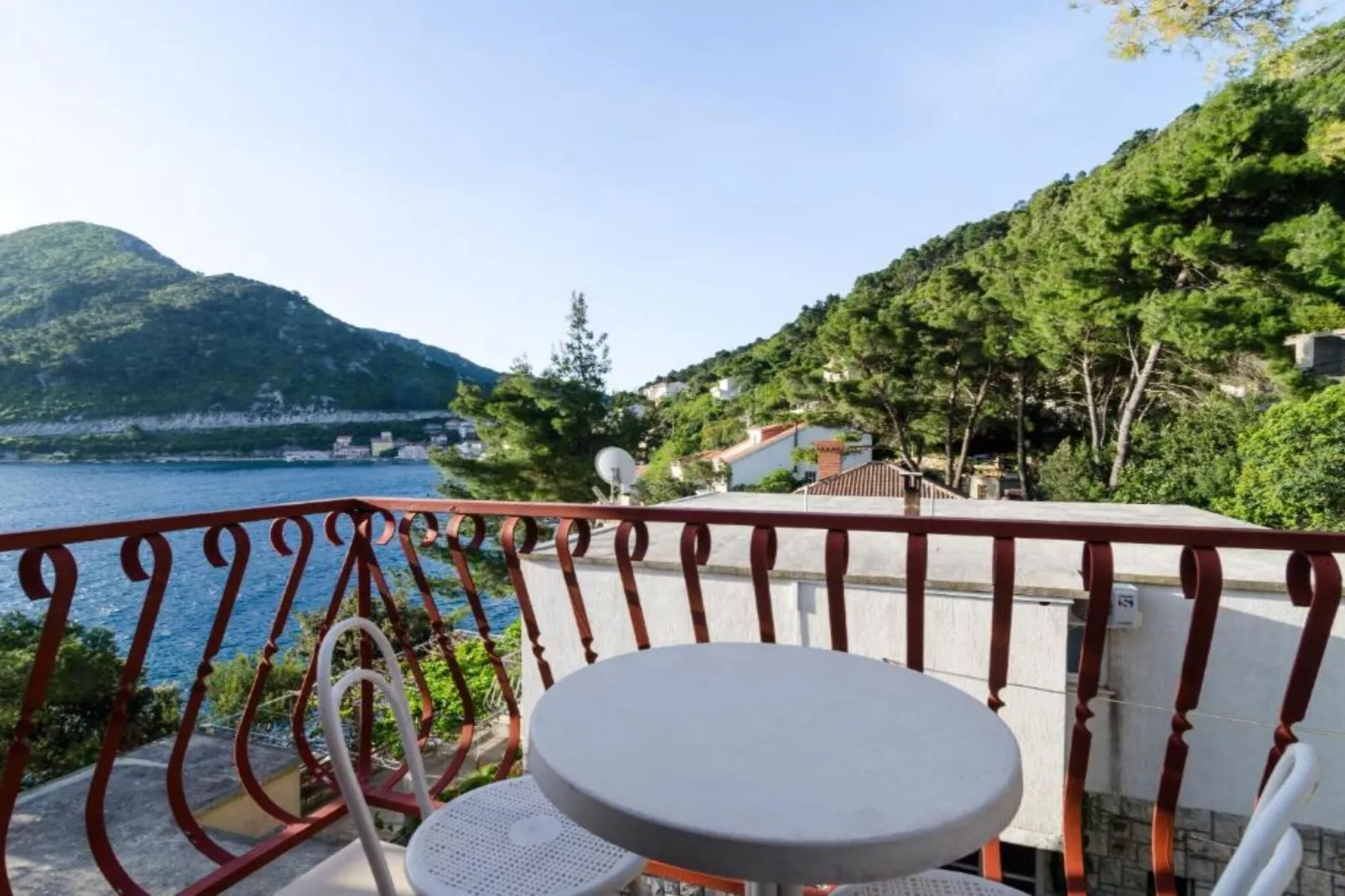 Guest House Sobra 38 - Double Room with Private Bathroom 2-Terrasbalkon