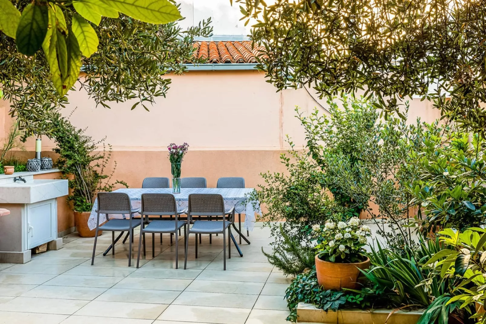 Three Bedroom Apartment with Pool-Buitenlucht